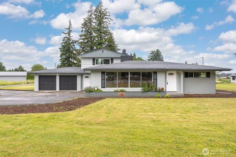 Photo of 108 W Bartlett Road, Lynden, WA 98264 (MLS # 2529725)