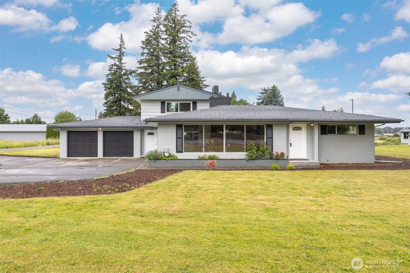 108 W Bartlett Road