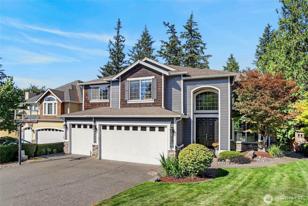 Photo of 21939 NE 11th Street, Sammamish, WA 98074 (MLS # 2561869)
