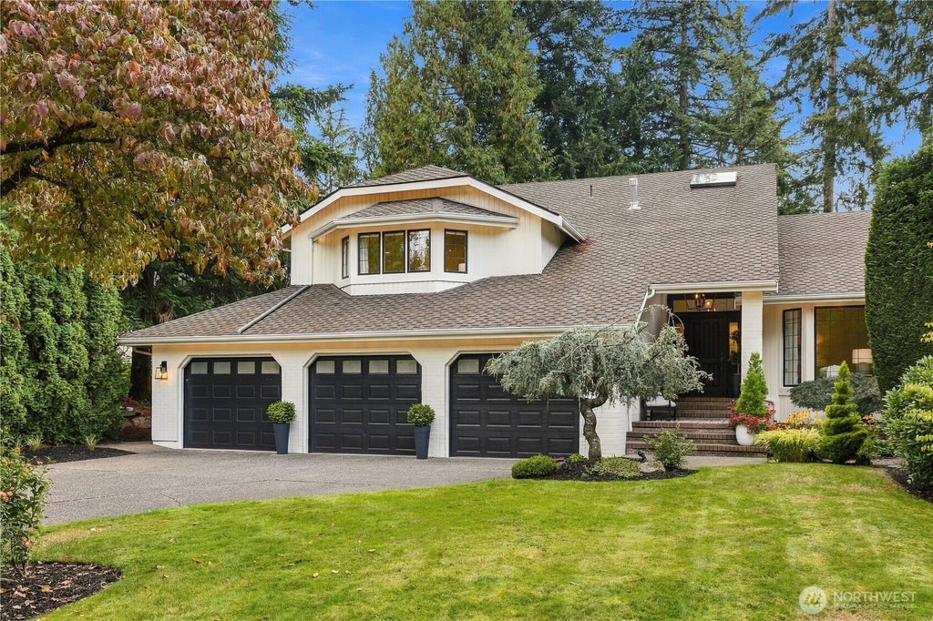 Photo of 2423 222nd Avenue NE, Sammamish, WA 98074 (MLS # 2581486)