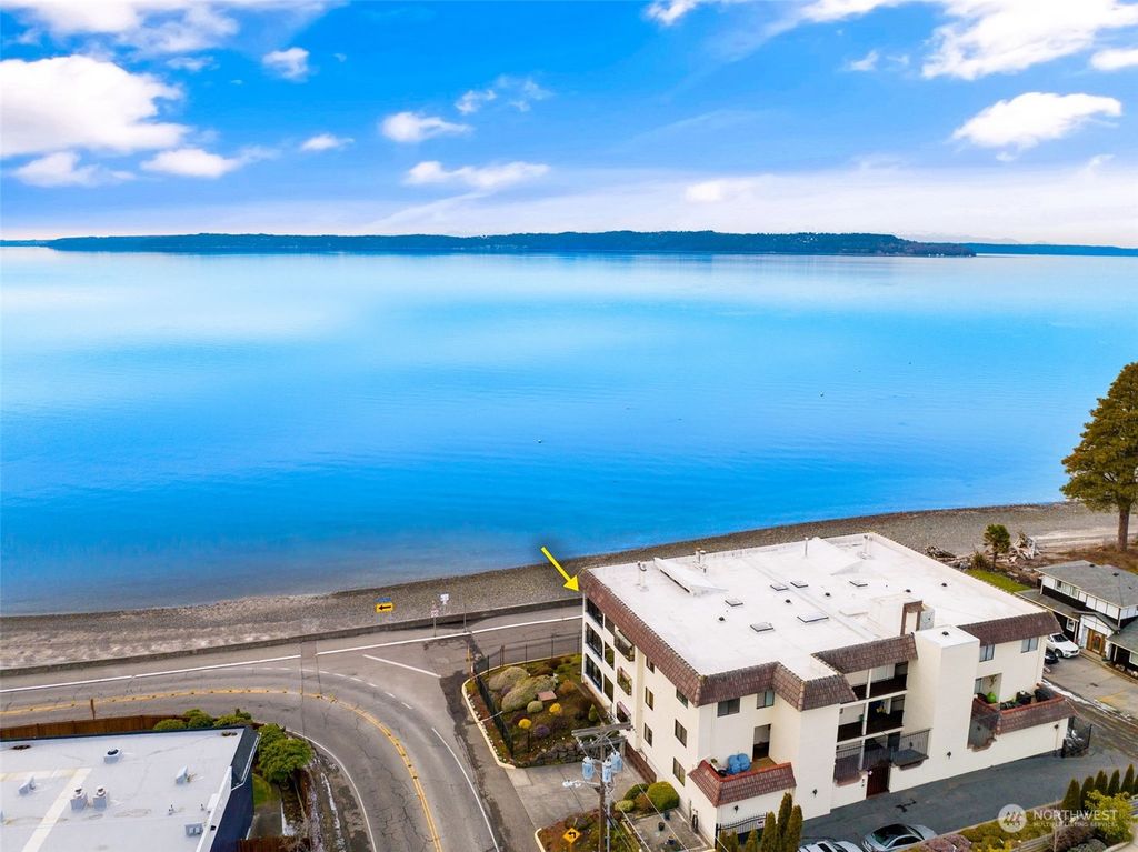 Photo of 702 S 281st Street #301, Des Moines, WA 98198 (MLS # 2033037)