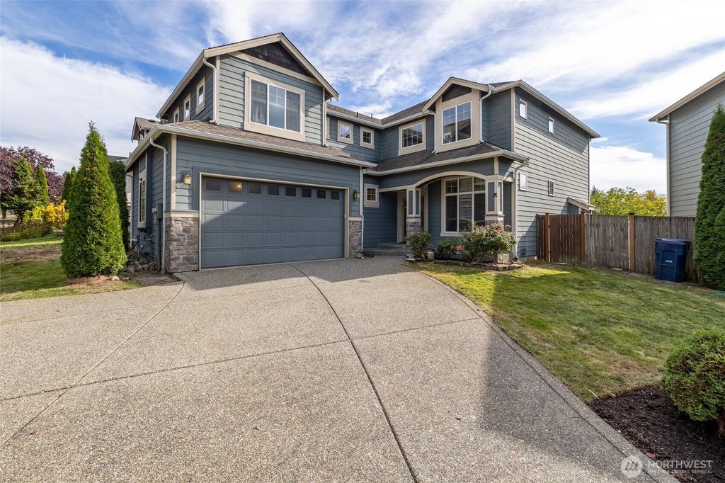 Photo of 2504 SW 201st Place SW Pl, Lynnwood, WA 98036 (MLS # 2445718)