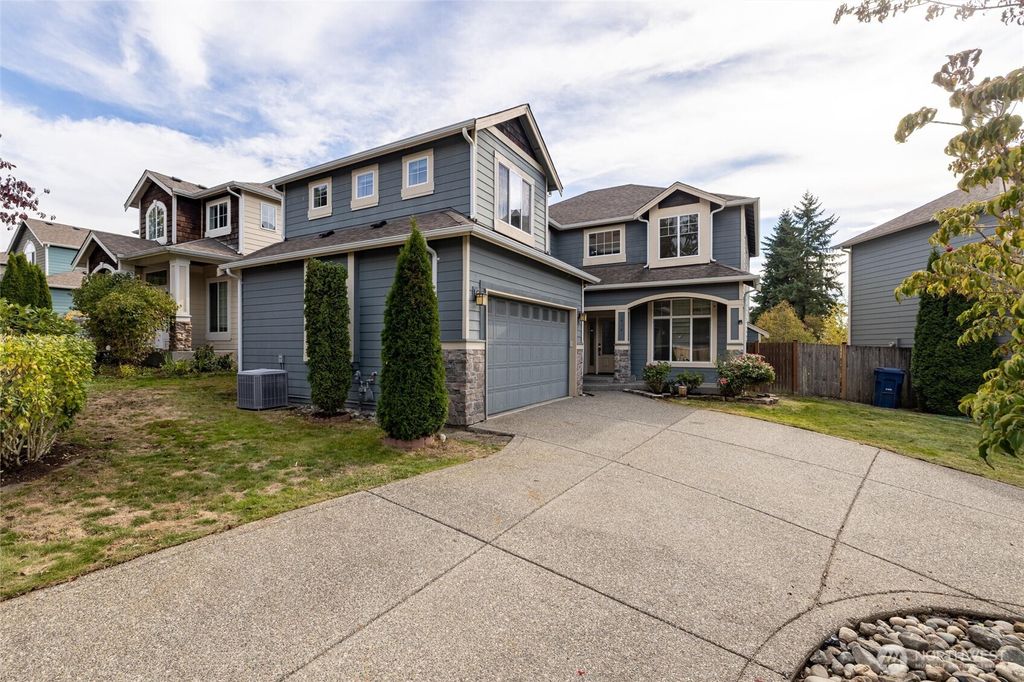 Photo of 2504 SW 201st Place SW Pl, Lynnwood, WA 98036 (MLS # 2445718)