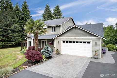 Photo of 47 Sun Crest Lane, Cathlamet, WA 98612 (MLS # 2550689)