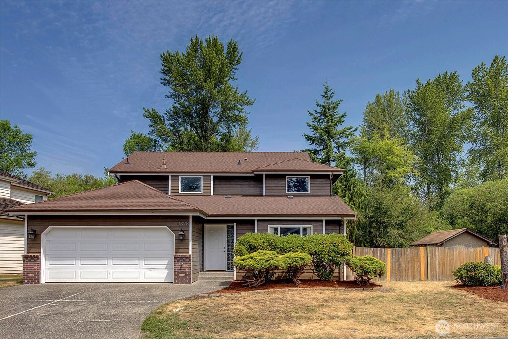 Photo of 11328 SE 271st Street, Kent, WA 98030 (MLS # 2398386)