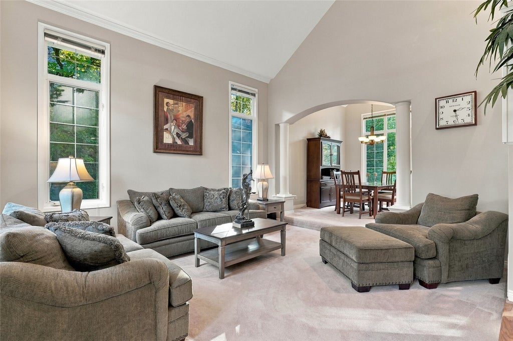 Photo of 15229 80th Ave Avenue NE, Kenmore, WA 98028 (MLS # 2595640)