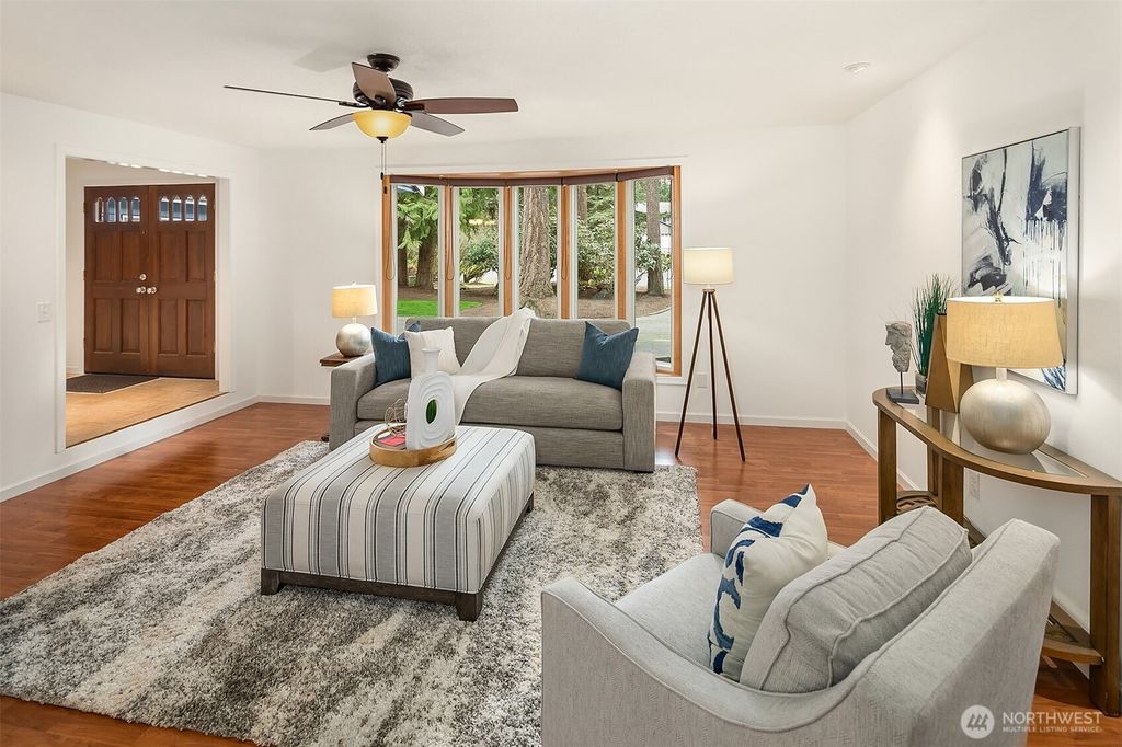 Photo of 6823 207th Avenue NE, Redmond, WA 98053 (MLS # 2335391)