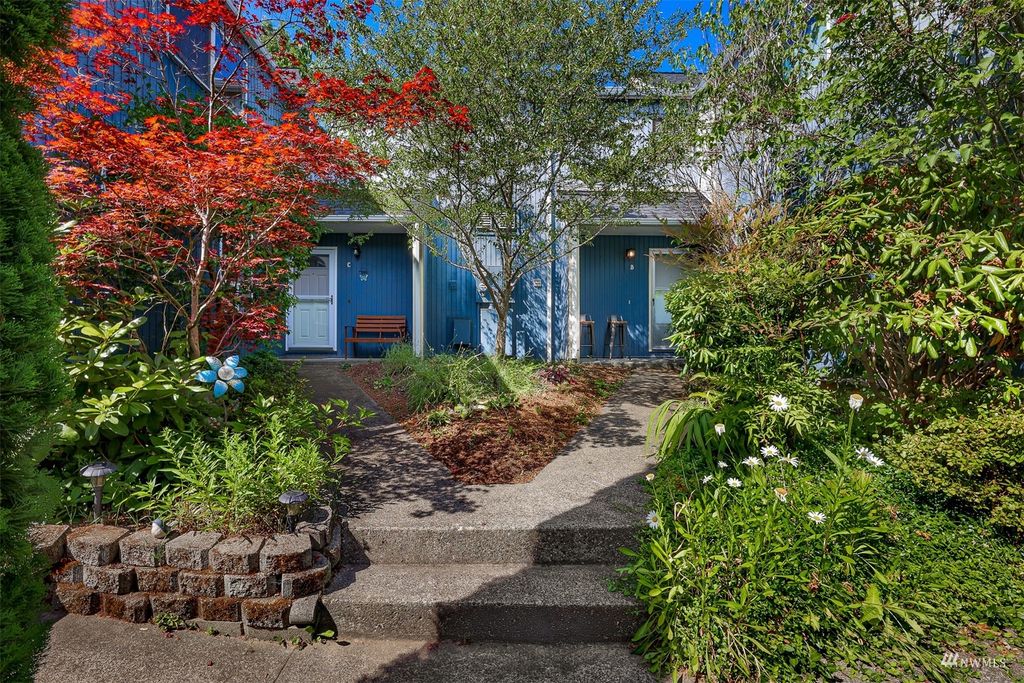 Photo of 8425 25th Avenue SW #B, Seattle, WA 98106 (MLS # 1981817)