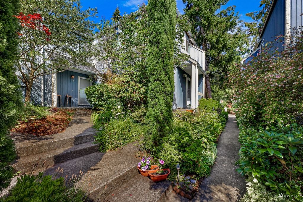 Photo of 8425 25th Avenue SW #B, Seattle, WA 98106 (MLS # 1981817)
