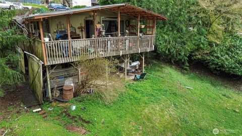 Photo of 317 Ridgeway Place, Sedro Woolley, WA 98284 (MLS # 2502032)