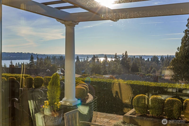 9400 Vineyard Crest