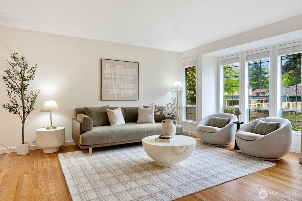 Photo of 22111 NE 9th Place, Sammamish, WA 98074 (MLS # 2367902)