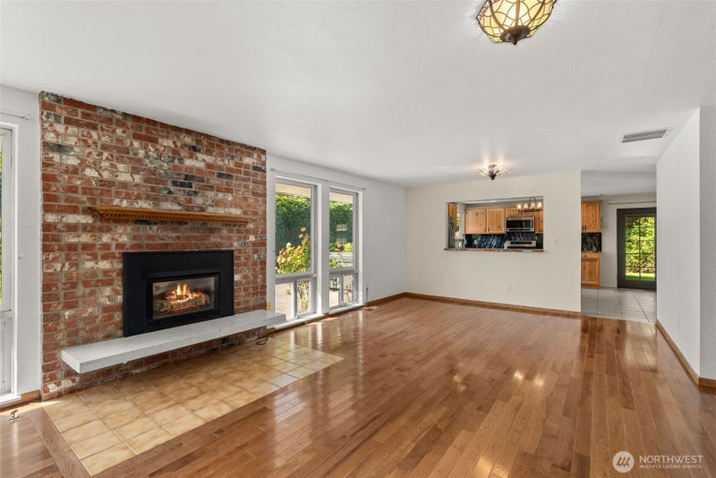 2011 Baker Terrace SE