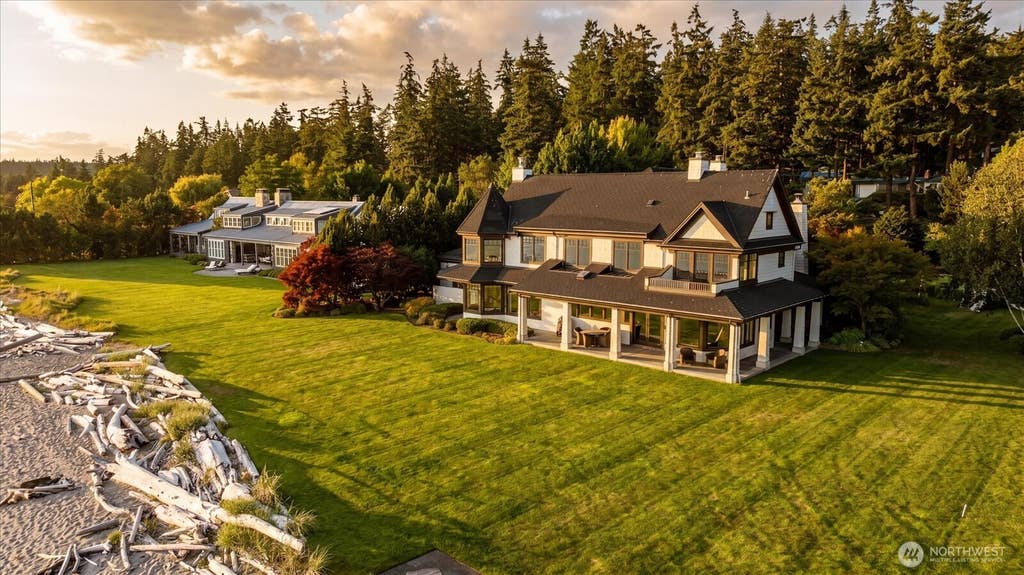 Photo of 5844 Mutiny Bay Road, Freeland, WA 98249 (MLS # 2569093)