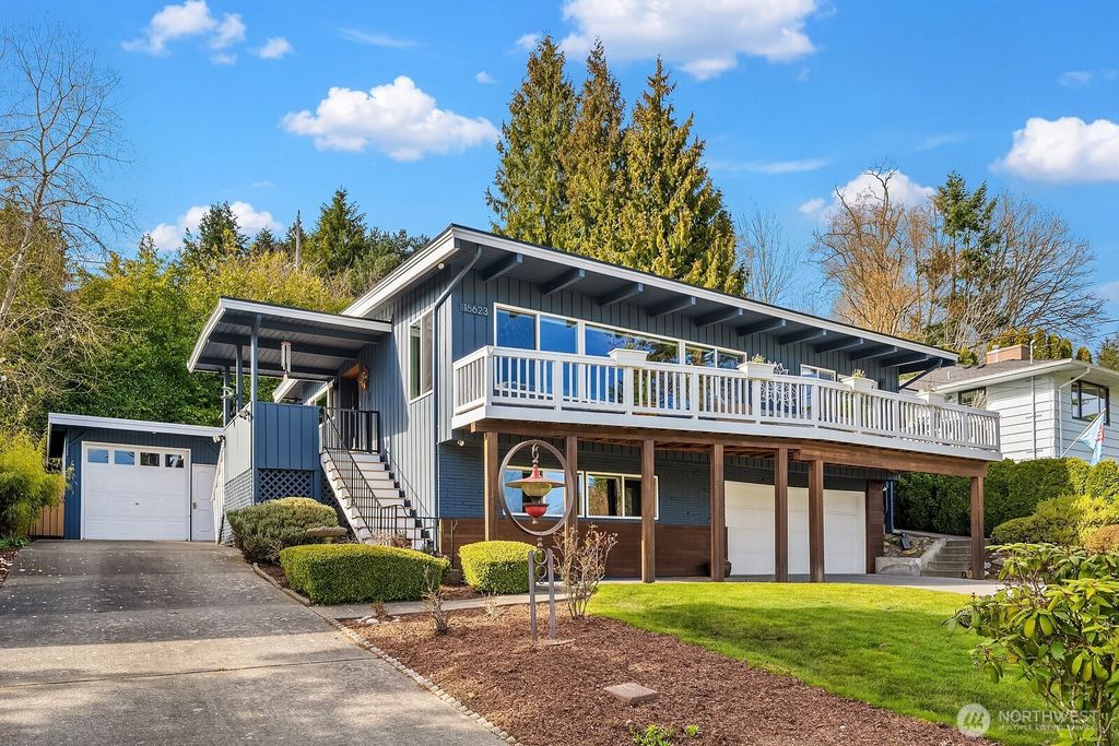 Photo of 16623 Sylvester Road SW, Burien, WA 98166 (MLS # 2498427)