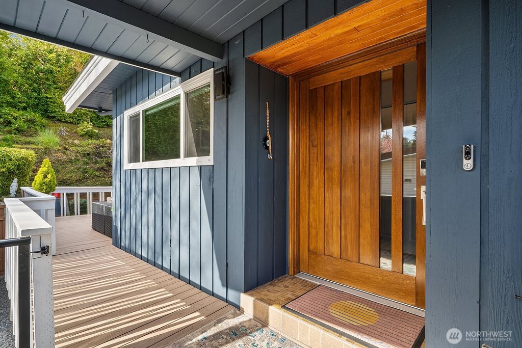 Photo of 16623 Sylvester Road SW, Burien, WA 98166 (MLS # 2498427)