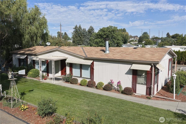 1464 SE SANDPIPER LN, COLLEGE PLACE, WA 99324 - Image a2fcee75a4104bb35c801d5359f6b3cd/1893996067
