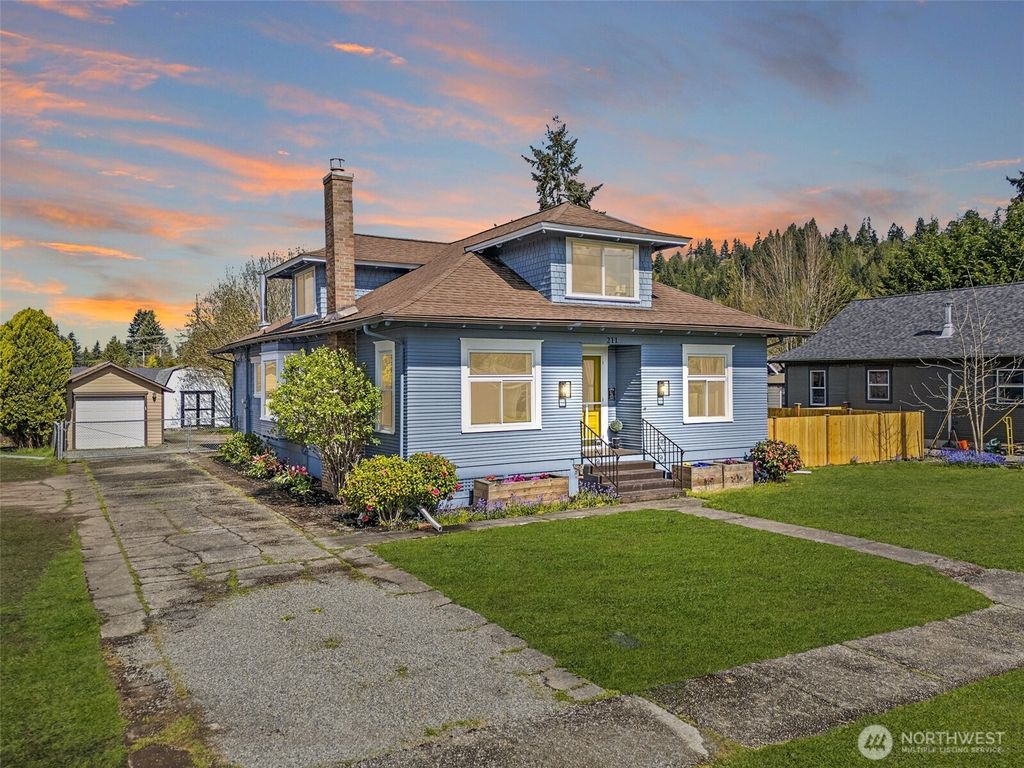 Photo of 211 Calistoga Street E, Orting, WA 98360 (MLS # 2508983)