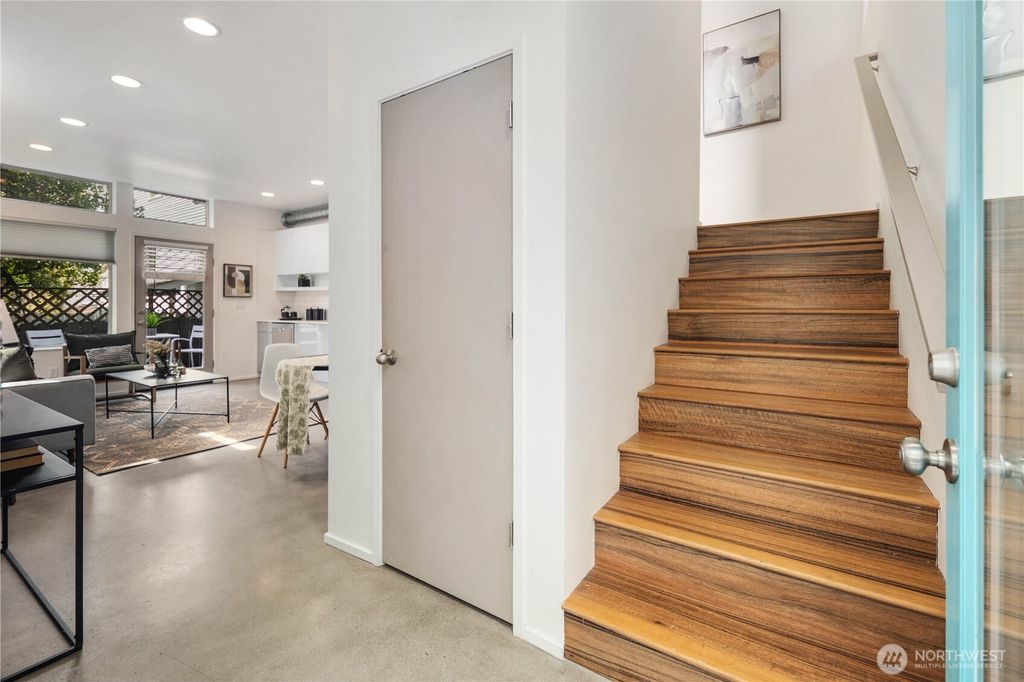 Photo of 929 14th Avenue, Seattle, WA 98122 (MLS # 2510332)