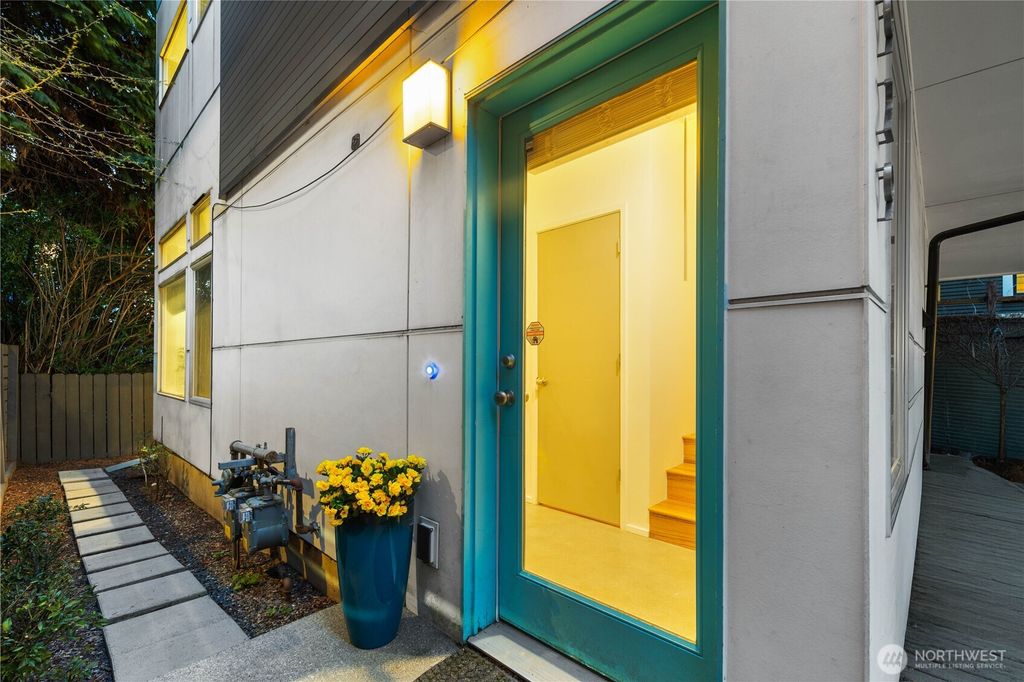 Photo of 929 14th Avenue, Seattle, WA 98122 (MLS # 2510332)