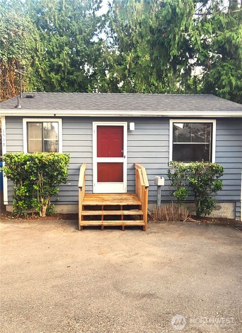 Photo of 1518 NE 86th Street, Seattle, WA 98115 (MLS # 2548950)