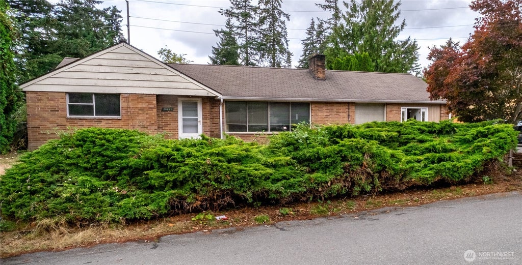 Photo of 20241 20th Place NE, Shoreline, WA 98155 (MLS # 2582075)