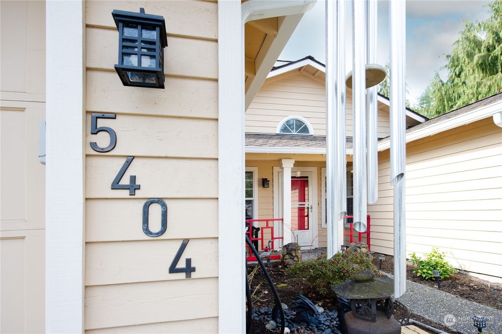 Photo of 5404 139th Street SE, Everett, WA 98208 (MLS # 2053078)