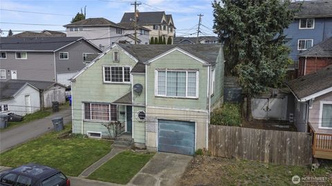 Photo of 1817 34th Street, Everett, WA 98201 (MLS # 2496962)