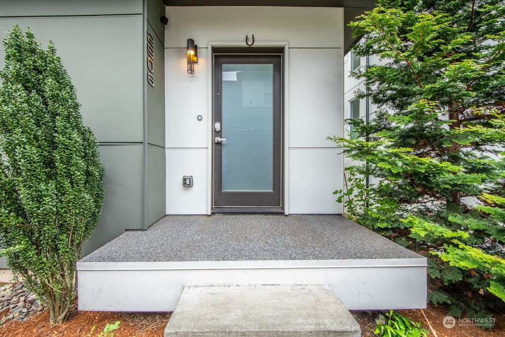 Photo of 2906 S Jackson Street, Seattle, WA 98144 (MLS # 2062332)