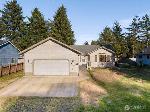 Photo of 878 Mount Olympus Avenue SE, Ocean Shores, WA 98569 (MLS # 2587907)