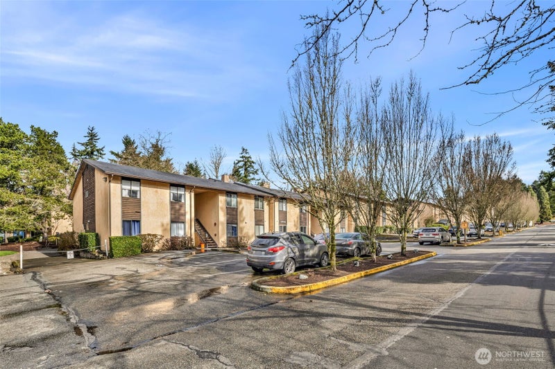 12520 NE 145th Terrace E33