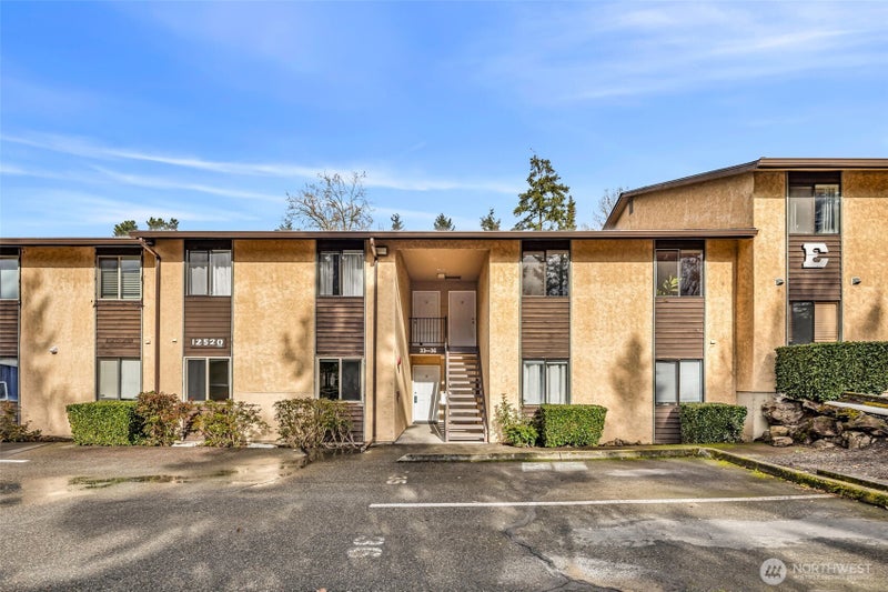 12520 NE 145th Terrace E33