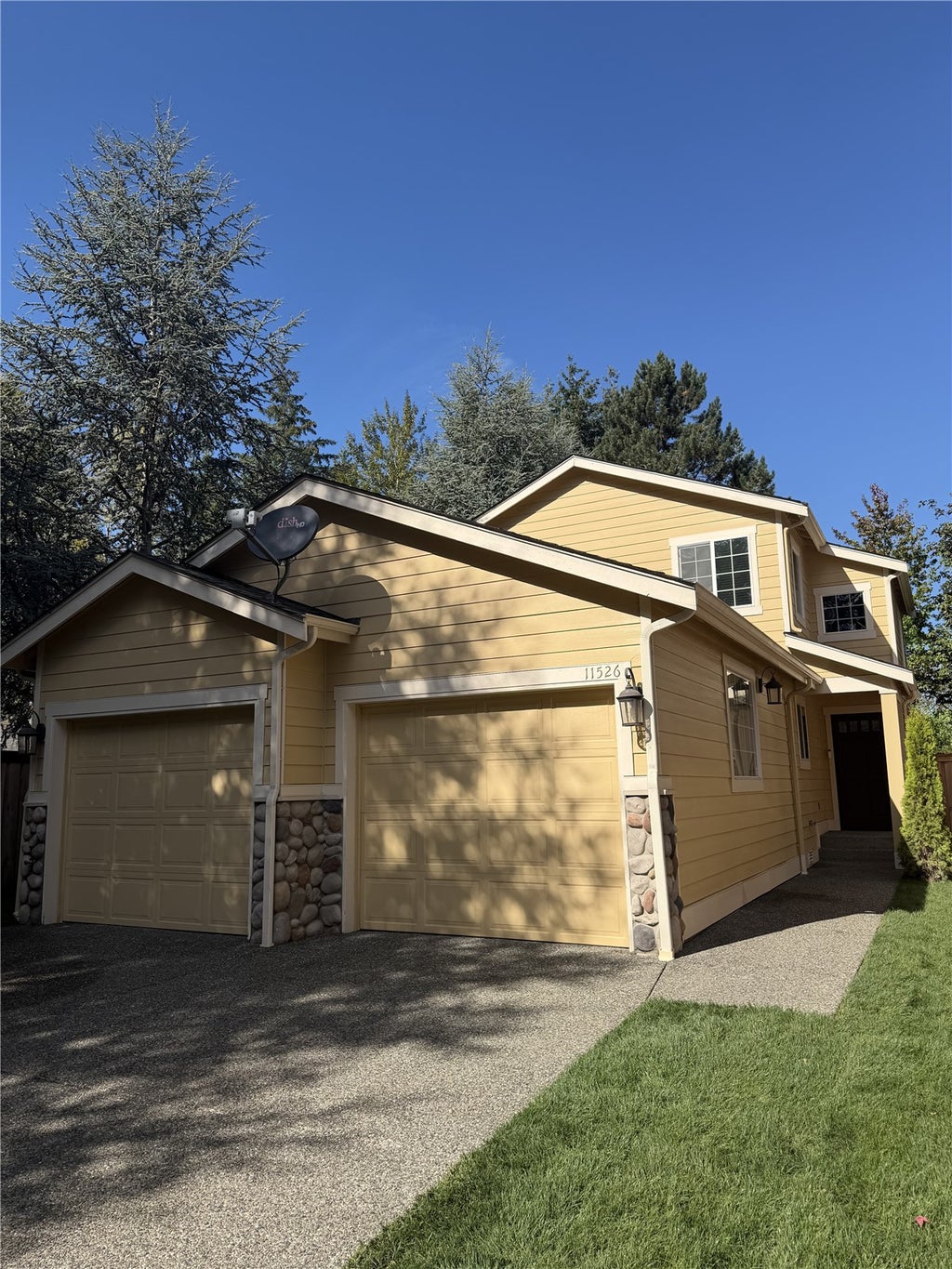 Photo of 11526 NE 116th Street, Kirkland, WA 98034 (MLS # 2552369)