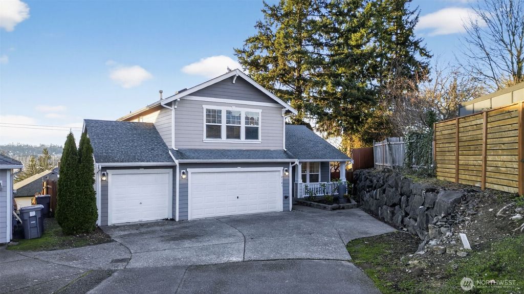 Photo of 2103 NE 6th Cir Cir, Renton, WA 98056 (MLS # 2469450)