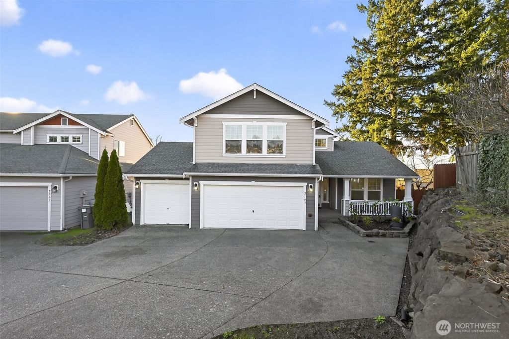 Photo of 2103 NE 6th Cir Cir, Renton, WA 98056 (MLS # 2469450)