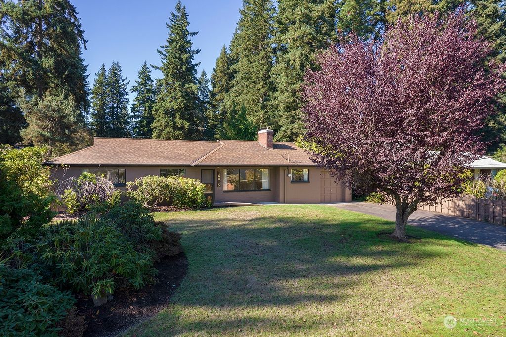 Photo of 16015 34th Avenue NE, Lake Forest Park, WA 98155 (MLS # 2178298)