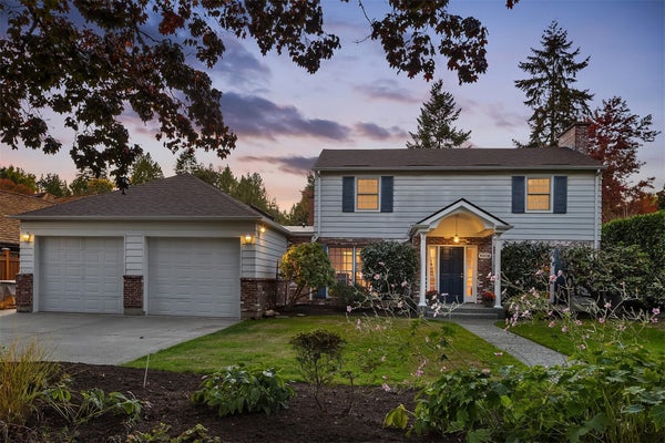 5209 55TH AVE NE, SEATTLE, WA 98105 - Image a31a934c8b69400c8a31a80eaf0153da/494972259