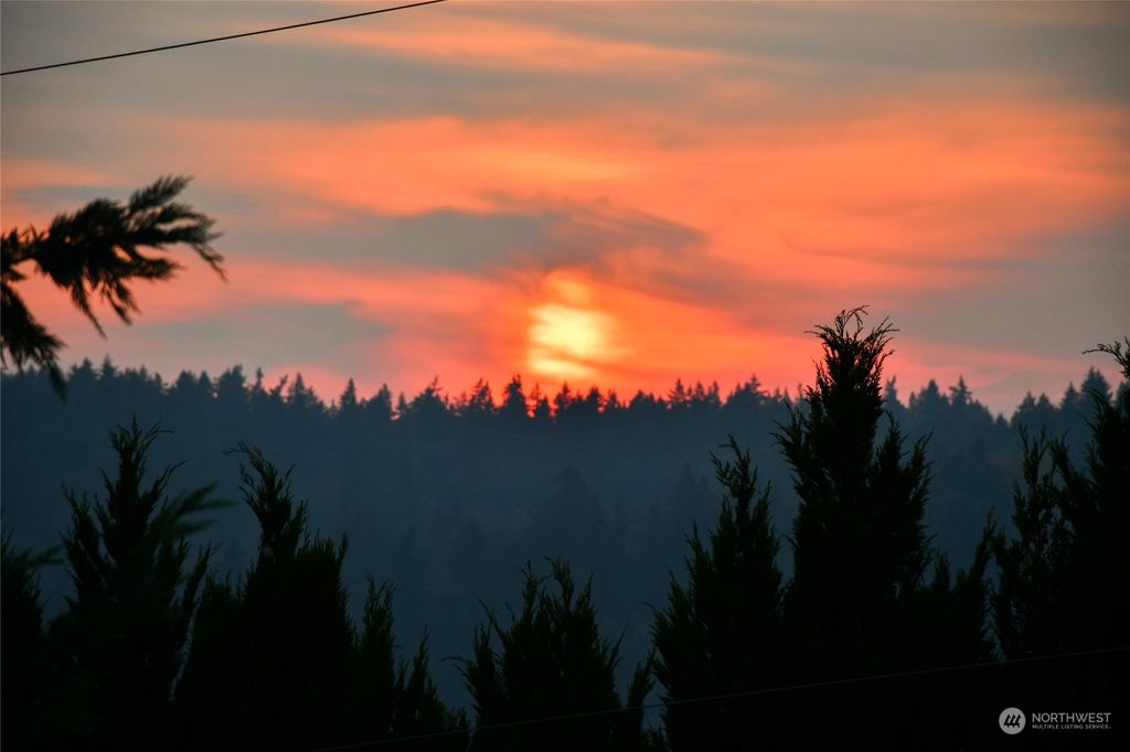 Photo of 11022 SE 61st Place, Bellevue, WA 98006 (MLS # 2004780)