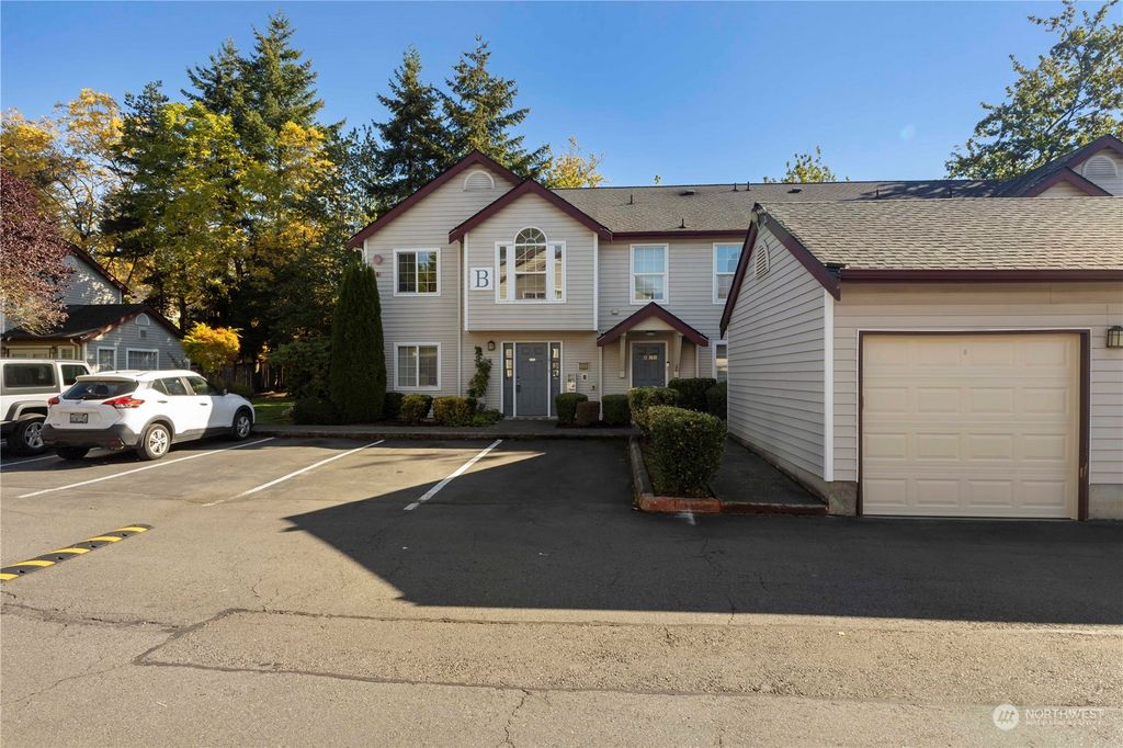 Photo of 13306 SE 272nd St St #B101, Kent, WA 98042 (MLS # 2299906)