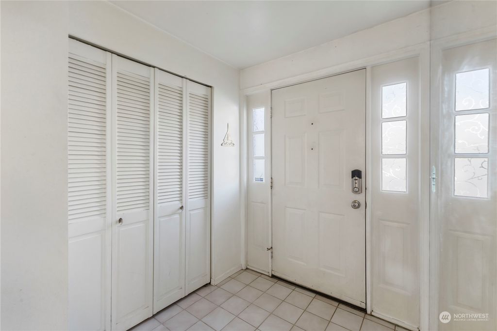 Photo of 13306 SE 272nd St St #B101, Kent, WA 98042 (MLS # 2299906)