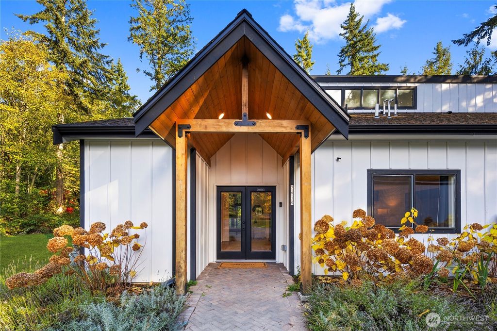 Photo of 7610 220th Avenue NE, Redmond, WA 98053 (MLS # 2452520)