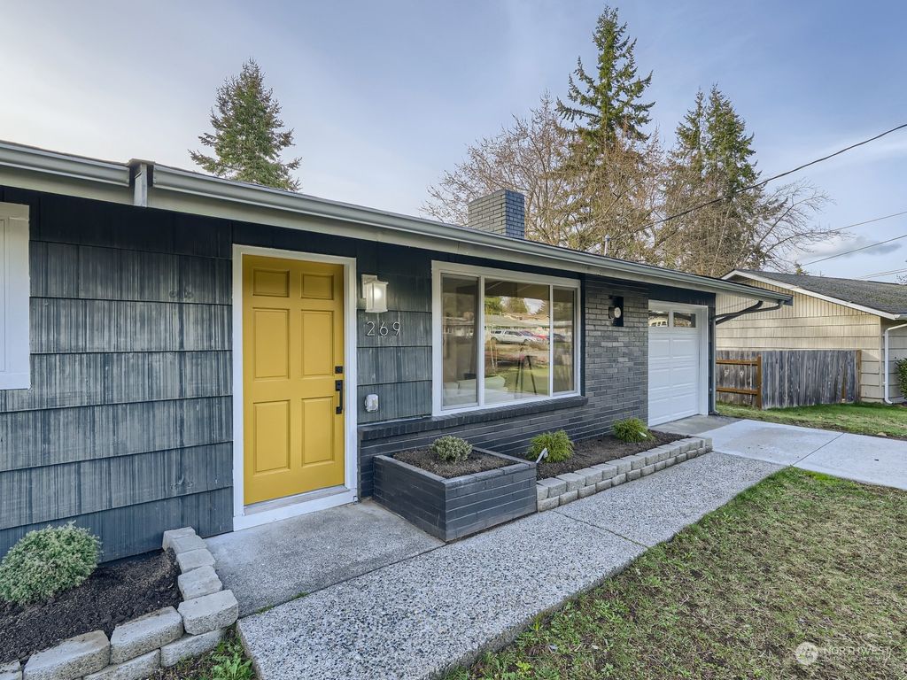 Photo of 269 Vashon Avenue SE, Renton, WA 98059 (MLS # 2034099)
