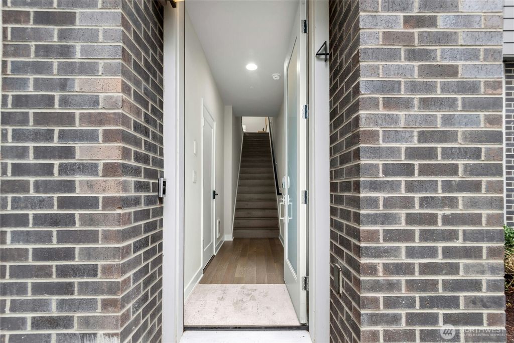 Photo of 11416 117th Lane NE #E004, Kirkland, WA 98034 (MLS # 2487623)