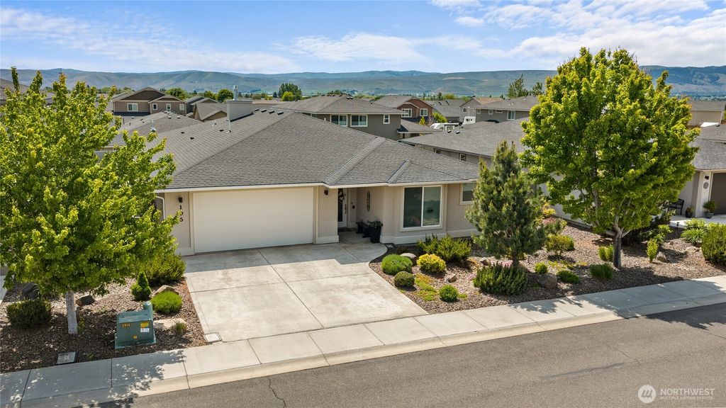 Photo of 106 E Chason, Ellensburg, WA 98926 (MLS # 2527950)