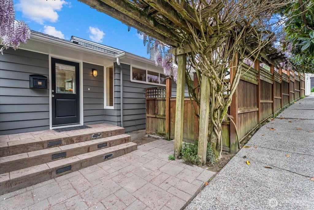 Photo of 4565 E Laurel Drive NE, Seattle, WA 98105 (MLS # 2518259)