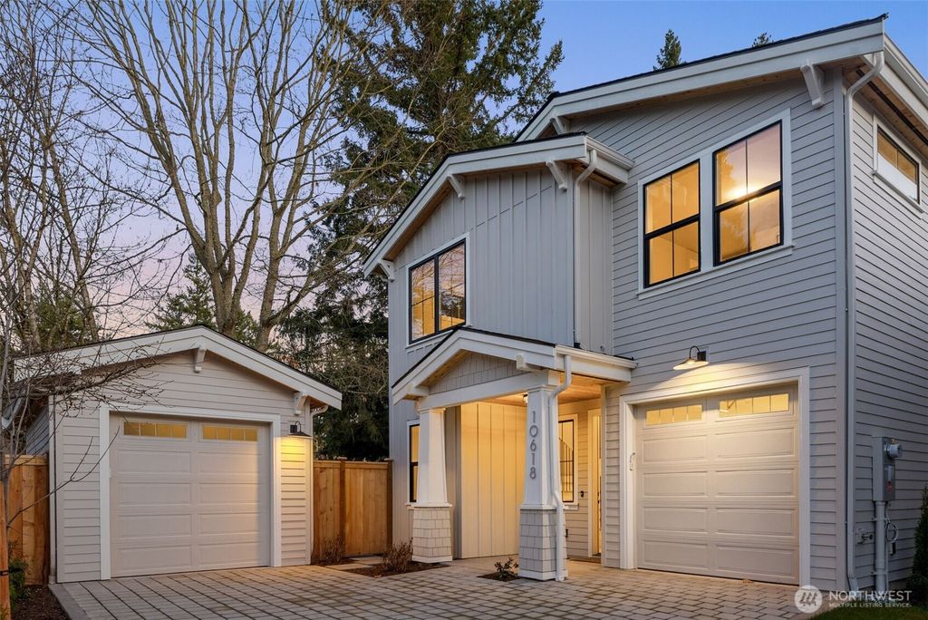 Photo of 10618 NE 54th Lane, Kirkland, WA 98033 (MLS # 2478558)