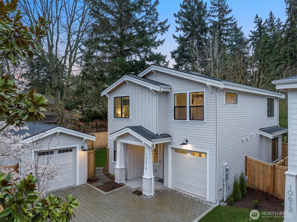 Photo of 10618 NE 54th Lane, Kirkland, WA 98033 (MLS # 2478558)