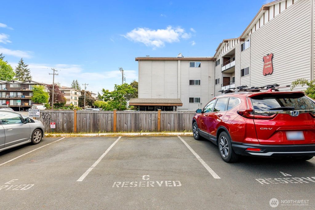 listing image 9367430476876649899