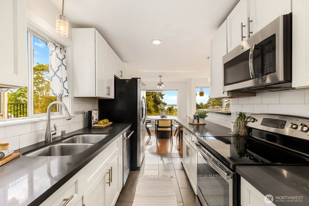 listing image 9361088934526833824