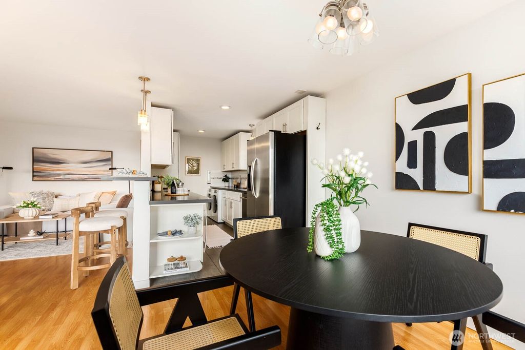 listing image 9361611271352258542